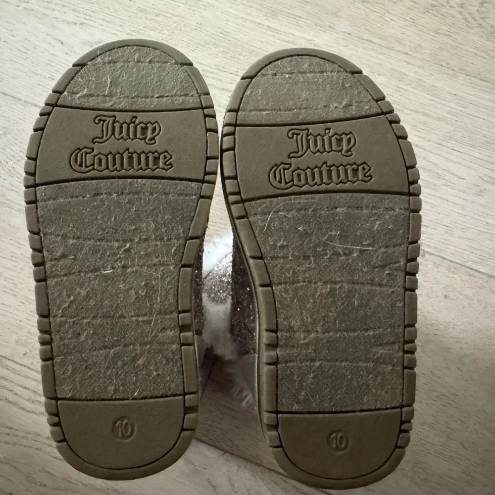 Juicy Couture Lil Windsor faux fur/glitter boots size 11